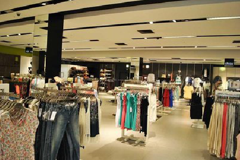 玉龙商场里的店面怎么装修？